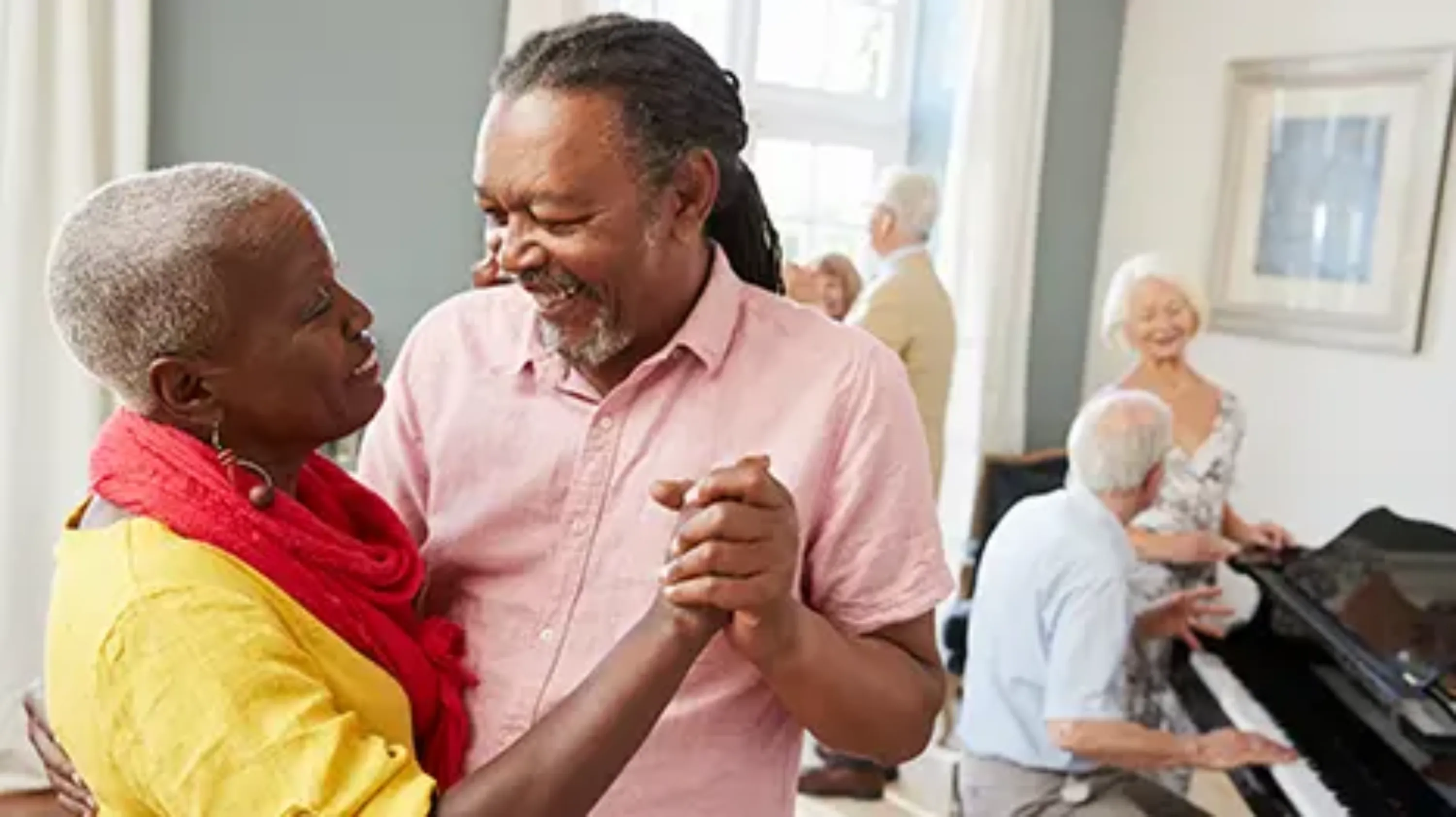 Couple qui danse une danse de salon