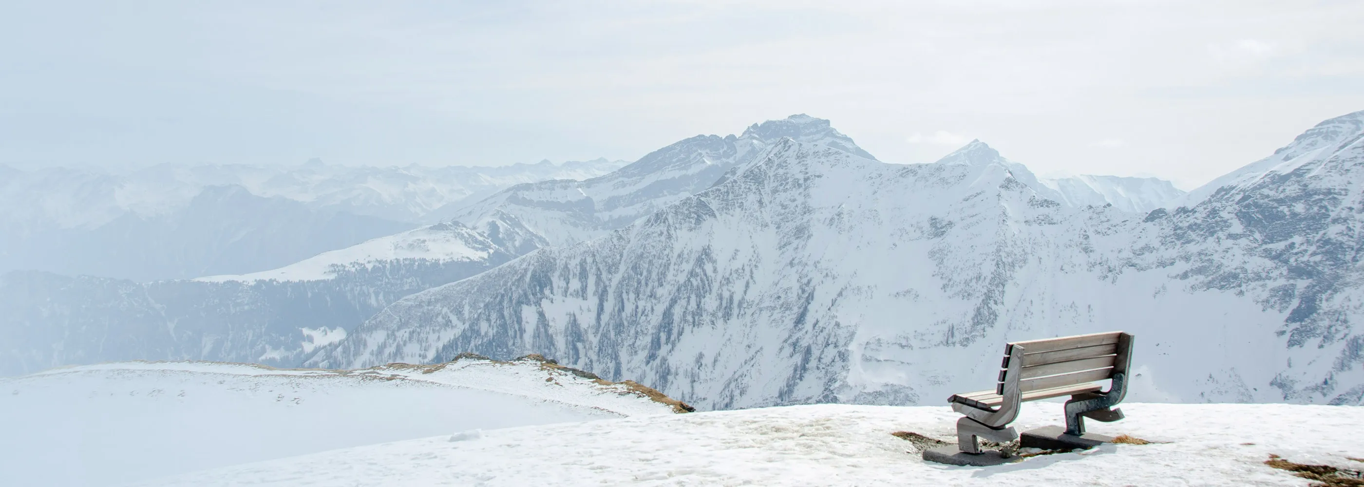 verschneite Berglandschaft